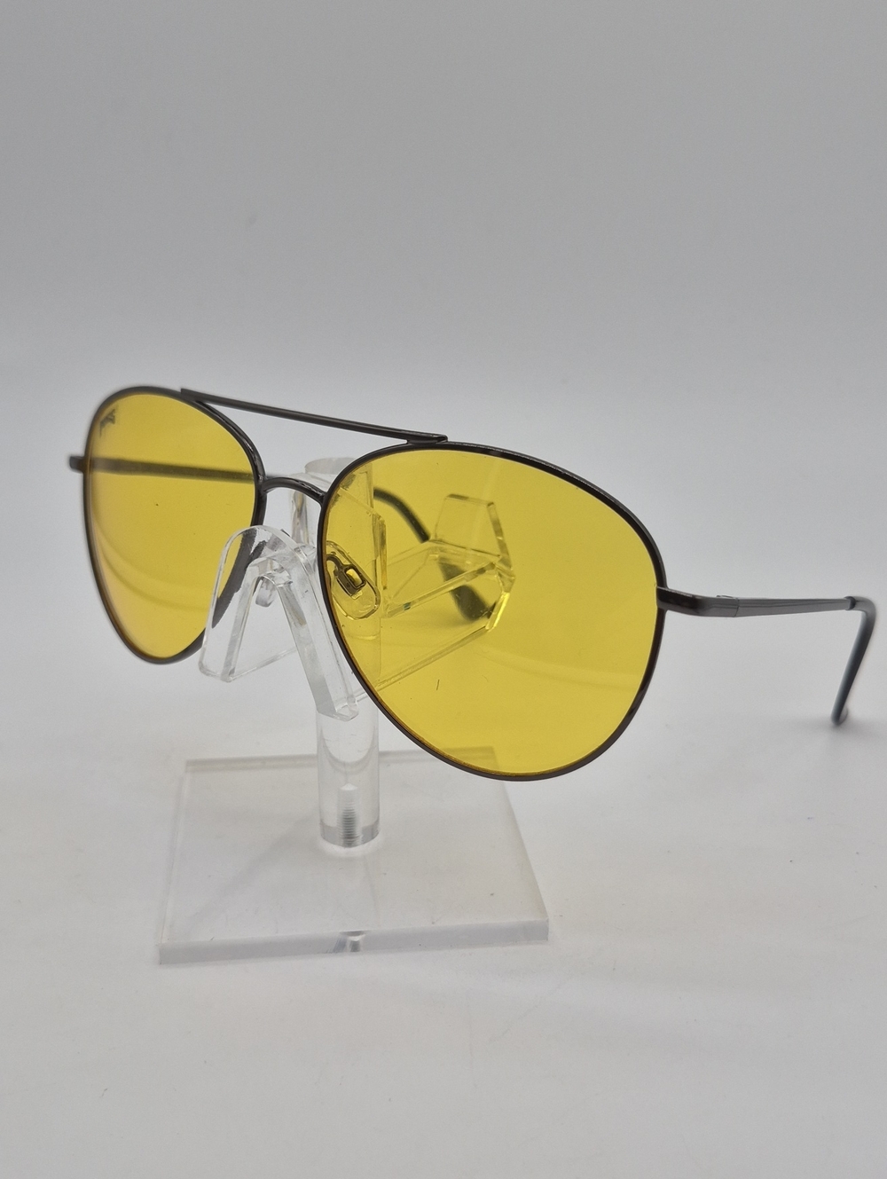 Aviator Sunglasses with Yellow Lenses - Men